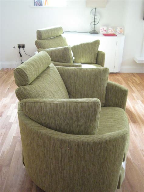 The wing back swivel recliner chair with faux leather is ideal for any casual or professional working area, living room, executive lounge and even in the lobby. Two contemporary recliners, that rock and swivel, ideal ...