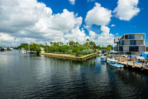 Miami River Cityscape Editorial Image Image Of States 98119075