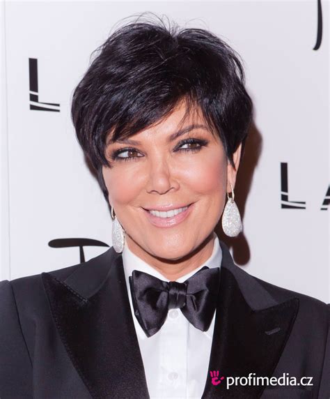 Pictures Of Kris Jenner Hairstyles Wavy Haircut