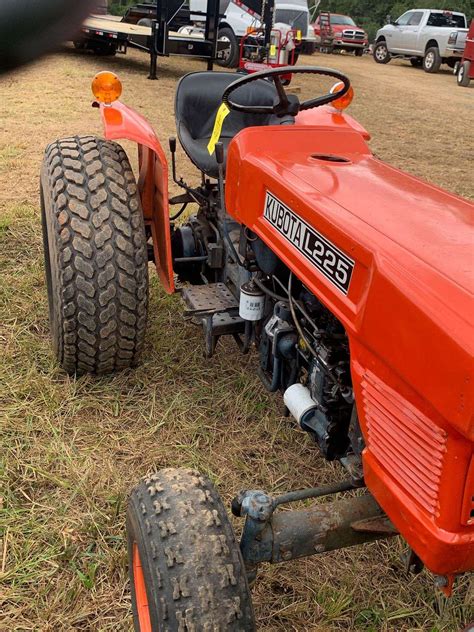 Tractor Zoom Kubota L225