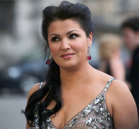 But since erwin schrott (36) recently talked in public about his marriage intentions with anna netrebko (37), is there nearly daily a piece of news out of the two opera stars' house. Anna Netrebko la star soprano: bruna e volitiva "sosia" di ...