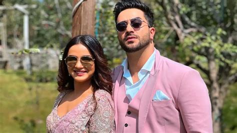 Exclusive Video Aly Goni Reveals How His Equation Is With Girlfriend Jasmin Bhasin Pinkvilla