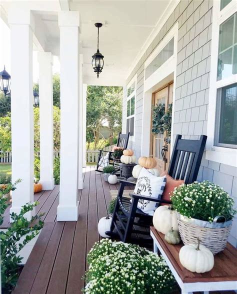 20 Dreamy Ideas For Decorating Your Front Porch For Fall House With