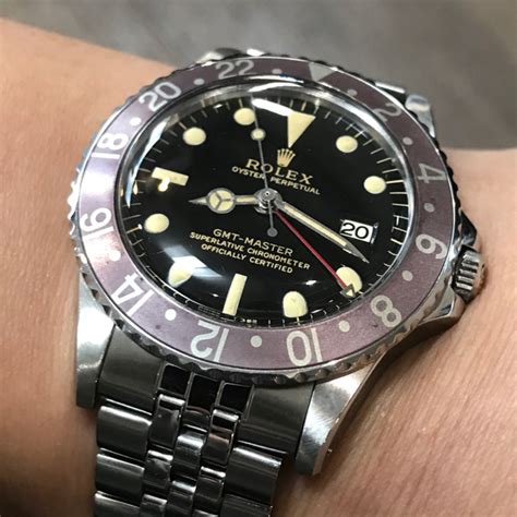 Later on it became an international time standard. ROLEX GMT MASTER 1675 GILT DIAL Full Set | VINTAGE ROLLIES ...