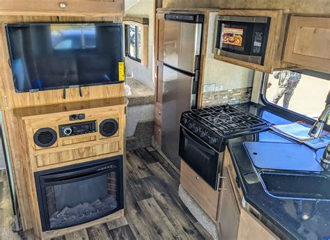 These Are The Best Truck Camper Floorplans We Ve Ever Seen Motm