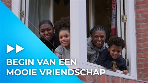 Waar de één soms van gekkigheid niet weet wat hij met zijn geld moet doen. Steen Rijk Straat Arm