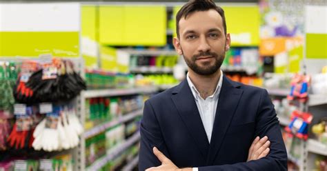 Employers Should Consider Paying More than Minimum Wage - Job Skills