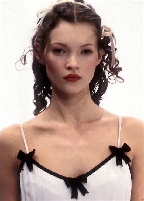 kate moss iconic 90s supermodel