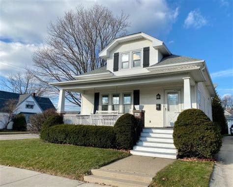 I also have extensive knowledge and experience with our beautiful, downtown properties on lake michigan. 317 Racine Homes for Sale - Racine WI Real Estate - Movoto