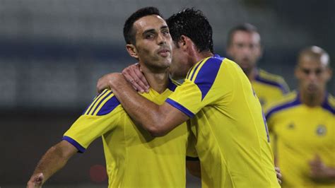 Hapoel And Maccabi Tel Aviv Match Called Off After Fan Attacks Eran