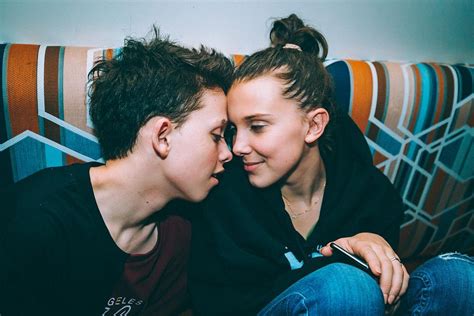Gençlerin de o dönem tanıştığı düşünülüyor. Millie Bobby Brown and Romeo Beckham Are Dating! - Jetss