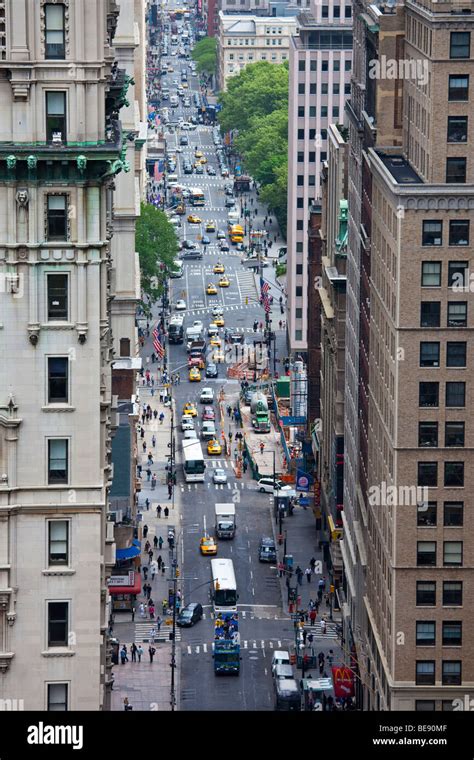 Street Scene In Downtown Manhattan New York City Stock Photo Alamy