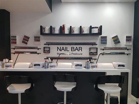 Small Nail Spa Salon Interior Design Decoomo In 2021 Nail Salon