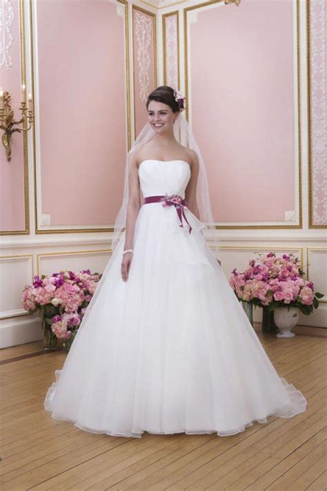The 2014 Sweetheart Dress Collection Is Young Fun And Full Of Romance