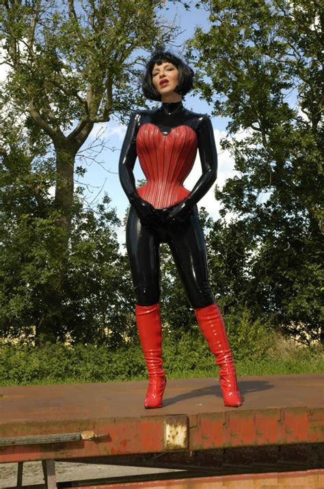 Latexrubberpictures