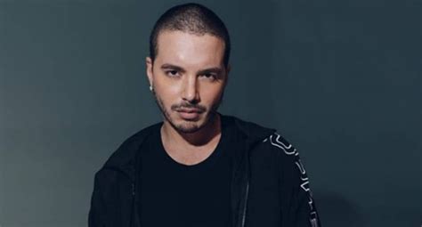 Rolling stone, billboard and many more as: J Balvin baila 'Scooby doo pa pa': video