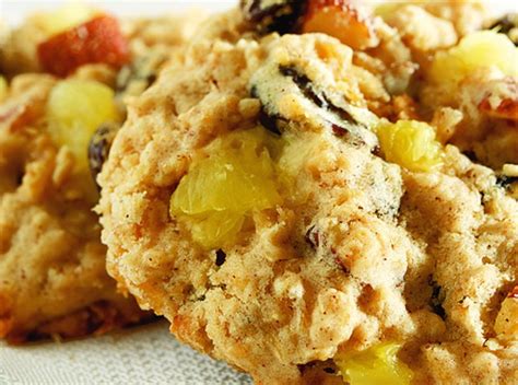 These oats are soaked with almond milk and sweetened with bananas, applesauce, and apple pie spice for a satisfying and naturally sweetened breakfast. Pineapple Oatmeal Cookies | Recipes, Dole recipes ...