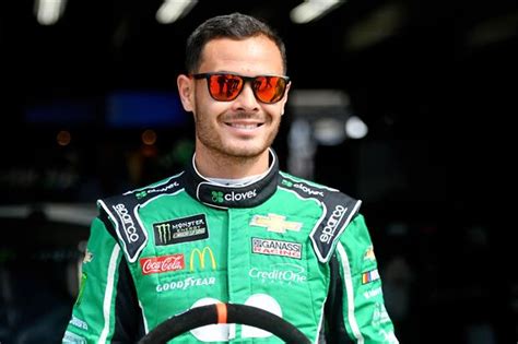 Chase elliott accepts the 2019 nmpa most popular driver award during the nascar awards banquet in nashville, tennessee. Watch Kyle Larson's Wife Shotgun A Beer At NASCAR Awards ...