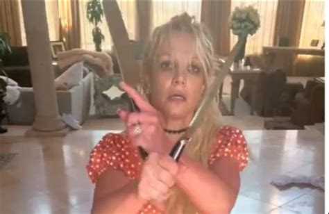 Britney Spears Dances With Knives In Bizarre New Instagram Video