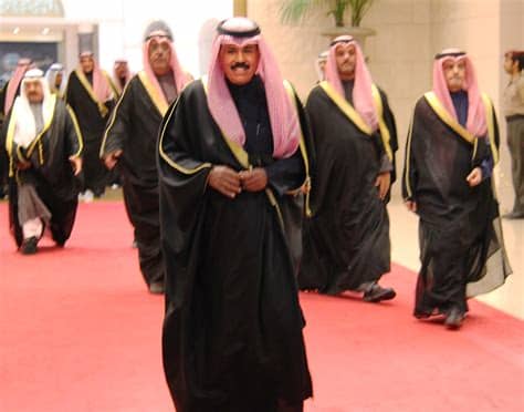 الحكومة الجديدة أدت اليمين أمام الشيخ نواف الأحمد الجابر الصباح. كونا : سمو ولي العهد يتوجه الى السعودية لتقديم واجب العزاء ...