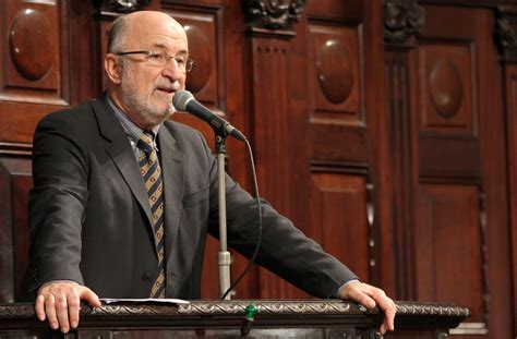 Paes übernahm das amt des bürgermeisters von fernando gabeira, den er in den kommunalwahlen 2008 besiegte. Prefeito Eduardo Paes, desculpas não bastam, por Luiz ...