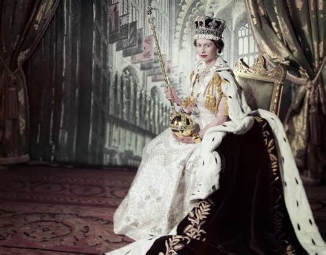 The coronation wardrobe of queen elizabeth ii. Queen's coronation anniversary: Queen Elizabeth's life in ...