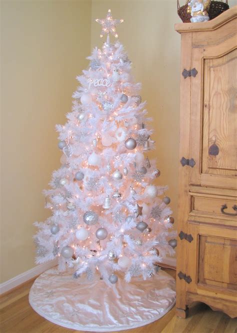 White Christmas Tree Pictures And Photos