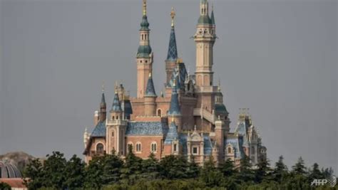Pengunjung Disney Di Shanghai Terperangkap Dek Penularan Covid 19