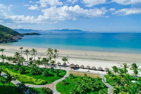 Nha Trang Vietnam One Of The Most Beautiful Beaches