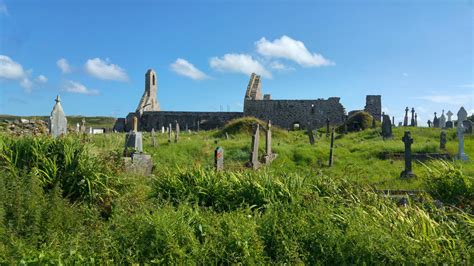 Graveyard At Ballinskelligs Priory © Phil Champion Cc By Sa20