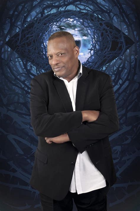 who is alexander o neal everything you need to know about the celebrity big brother 2015