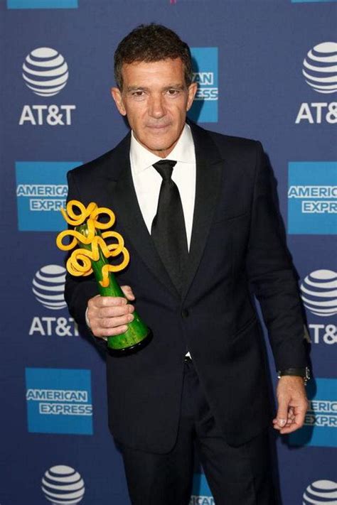 6562 antonio banderas pictures from 2020. Antonio Banderas abre el 2020 con un importante premio y ...