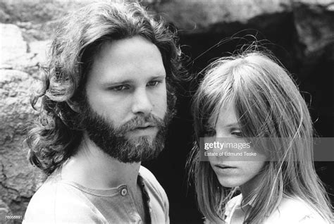 Singer Jim Morrison Of The Doors With Girlfriend Pamela Courson News Photo Getty Images