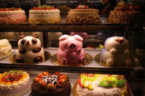 Who doesn't love a giving and receiving gifts? CUTE PANDA, PIG, DORAEMON CAKES FROM LONDON BAKERY: ANIMAL ...