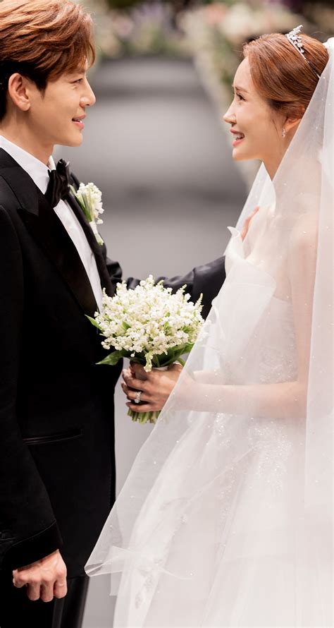 se7en and lee da hae share gorgeous wedding photos