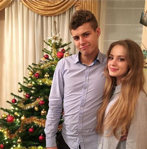 Choć młodzi spotykają się od ponad dwóch lat i często dzielą się swoim szczęściem za pomocą instagrama, to w mediach co jakiś czas pojawiają się plotki o ich domniemanym rozstaniu. Wiktoria Gąsiewska, dziewczyna Adama Zdrójkowskiego, ma ...