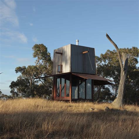 Off grid mountain urban colorado tiny cabin. 7 Clever Ideas for a Secure Remote Cabin | Modern House ...