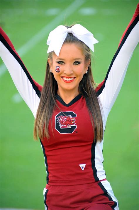 Senior Portrait Photo Picture Idea Cheer Cheerleader Cheerleading College Gameday