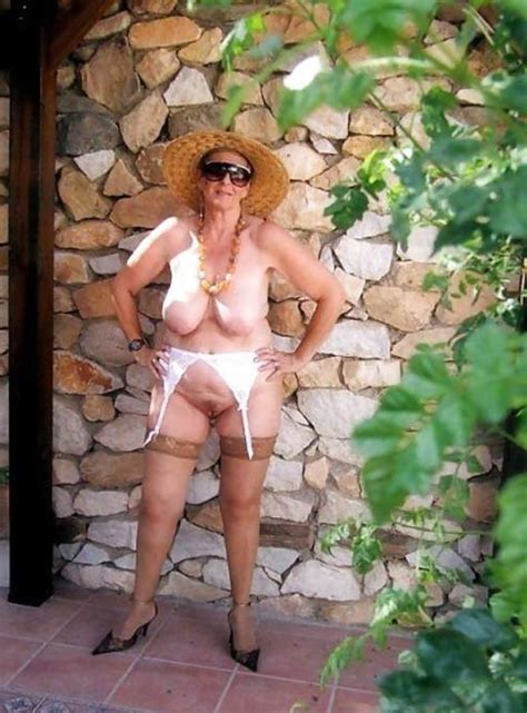 Older Lady Pussy Posing Nude MatureGrannyPussy