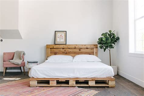 20 Super Cute Diy Pallet Bed Frame Ideas To Update Your Bedroom On A