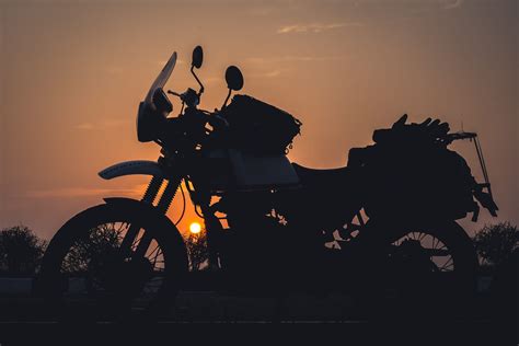 Himalayan Bike Ultra Hd Wallpaper / Home > bike wallpapers ...