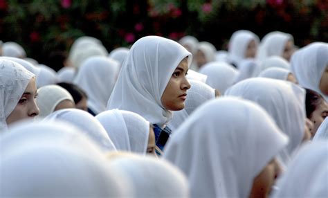 This code of life was islam. Gaza teenager banned from school for refusing to wear a hijab