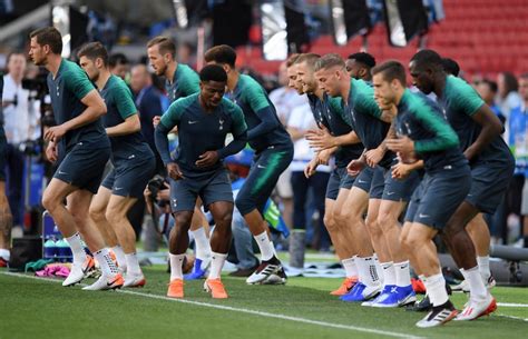 ما سبب إقالة مورينيو من تدريب توتنهام؟ دوري أبطال أوروبا.. توتنهام يخوض مرانه الأخير على "واندا متروبايتانو" - سوبر كورة
