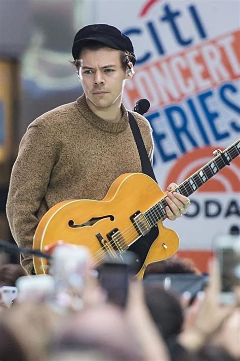 His musical career began in 2010 as a solo contestant on the british music competition series the x factor. Harry Styles didn't share solo LP with One Direction bandmates