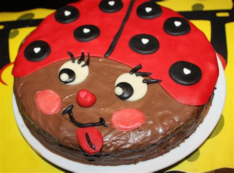 Noch mehr » account options. Rezept Schokoladenmarienkäfer-Kuchen | kinderrezepte.de