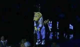 The pregame introduction quickly took a dark turn. Denver Nuggets mascot collapses after being lowered onto court | Daily Mail Online