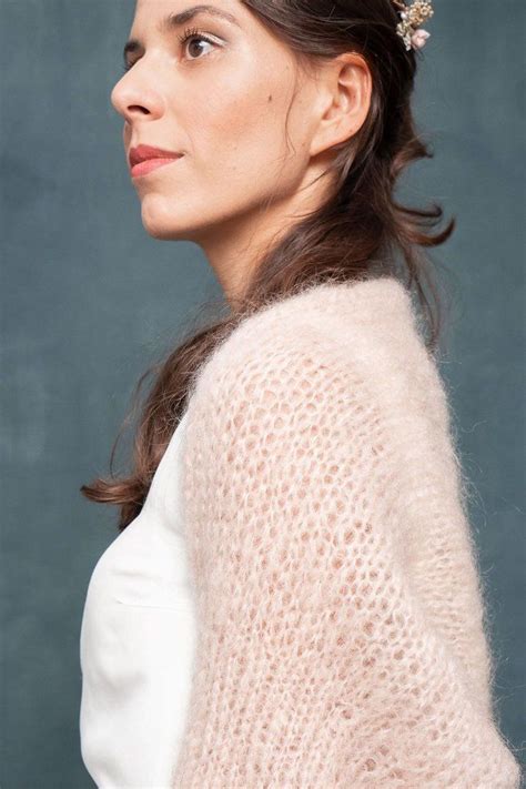 Der ultimative guide für eure hochzeitskleider. Brautjacke, Strickjacke in Rosa - Love Is All Around ...