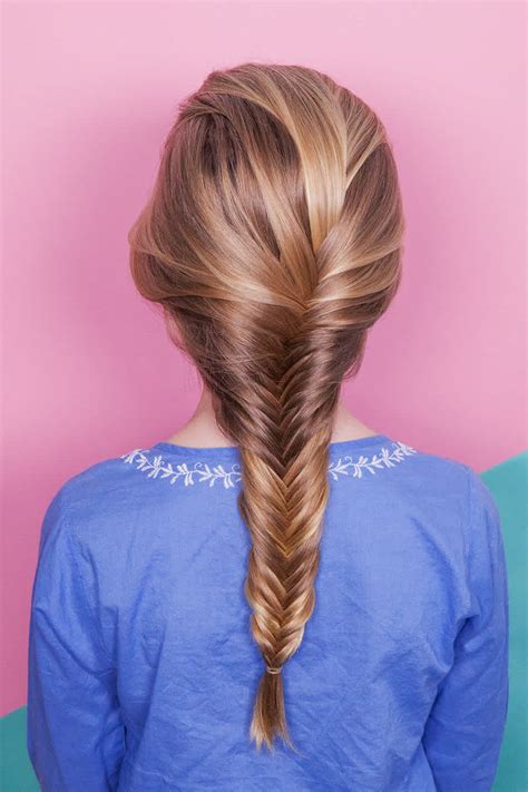 When you watch videos where professional hairstylists just show their audience how they do that without understandable explanation for beginners, you just give up this idea. How-To: Fishtail Braid
