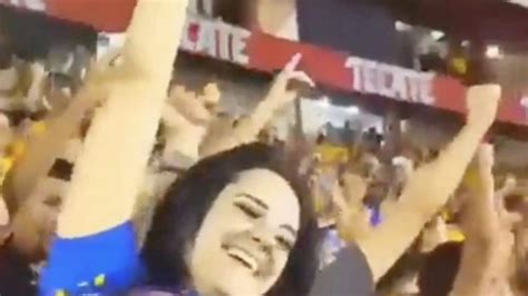 Watch Carla Garza Flashes In The Stands During Tigres Uanl Vs Cf