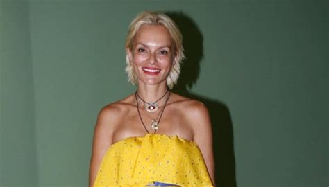 Μια εναλλακτική συνέντευξη παραχώρησε η έλενα χριστοπούλου στο dot απαντώντας σε πάντα στο κομοδίνο της έχει τα χάπια για τον θυροειδή της, ενώ η έλενα χριστοπούλου παραδέχθηκε πως. Ελενα Χριστοπουλου Ηλικια : To brand ΙΟ Collection και η ...